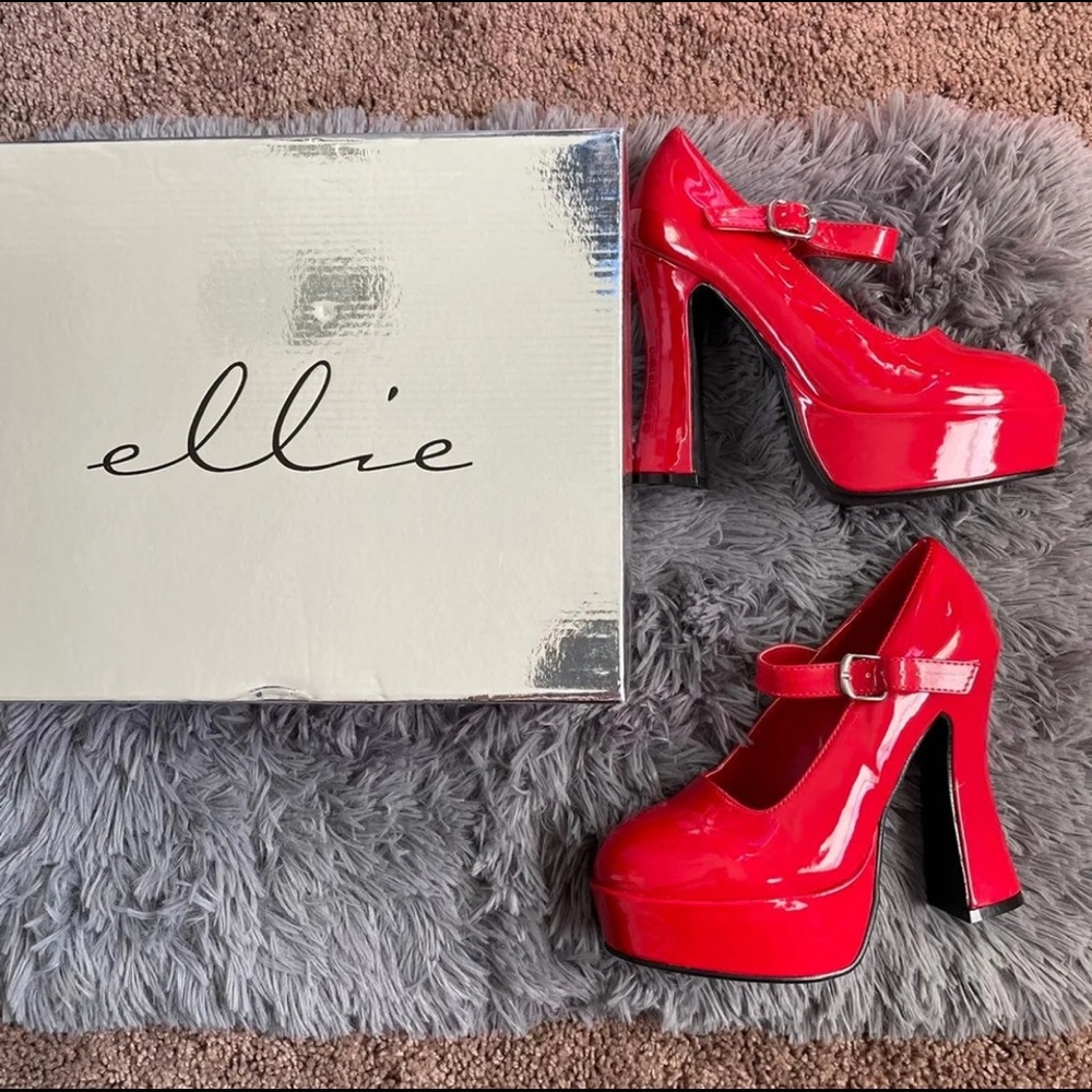 *SOLD ON MERCARI* Red maryjane platform heels